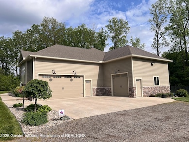 3 4264 Garages