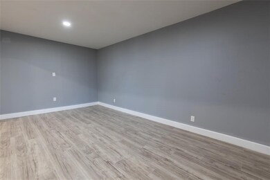 4914 Teton St, Houston, TX 77033 - photo 5