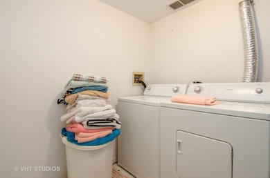 1006 Viewpoint Dr, Lake In the Hills, IL 60156 - photo 5