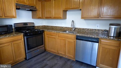 8248 Catbird Cir unit 8248A-, Lorton, VA 22079 - photo 4