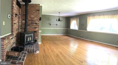 9118 Waltham Woods Rd, Parkville, MD 21234 - photo 2