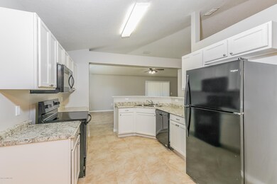 004-photo-kitchen-7570518