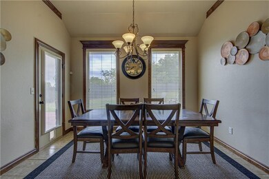 2525 SE 8th St, Moore, OK 73160 - photo 7