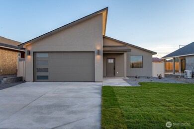 1137 9th Ave NE, Ephrata, WA 98823 - photo 2