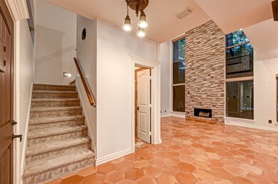 252 Sugarberry Cir unit 252, Houston, TX 77024 - photo 4