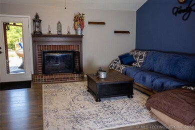 Living room, Gas Fireplace