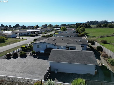 98609 Camellia Dr, Brookings, OR 97415 - photo 2