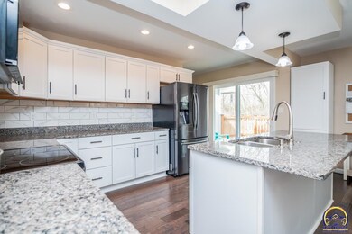 5232 SW Fairlawn Rd, Topeka, KS 66610 - photo 5