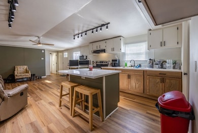 309 W Bryant St, Elm Mott, TX 76640 - photo 7