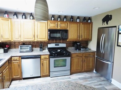 225 Warner Ave, North Tonawanda, NY 14120 - photo 4