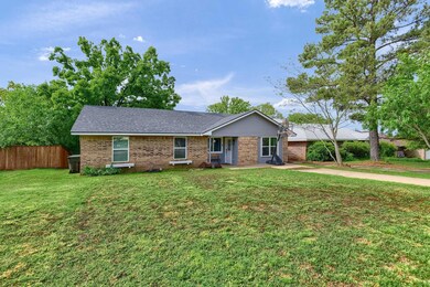 420 E Burrell St, Denison, TX 75021 - photo 7