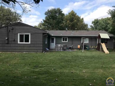 1333 SW 30th St, Topeka, KS 66611 - photo 5