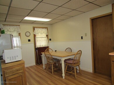 512 E Locust St, Scranton, PA 18505 - photo 4