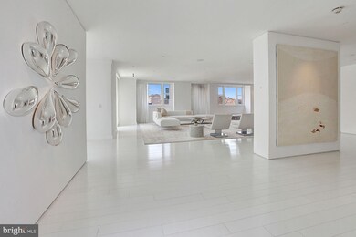 The Ritz-Carlton Residences, Baltimore, MD 21230 - photo 4