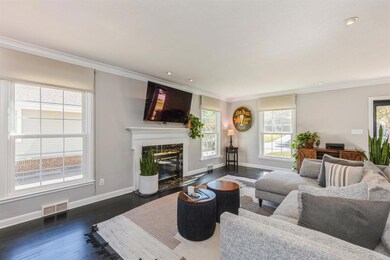 4301 Sheridan Ave, Des Moines, IA 50310 - photo 2