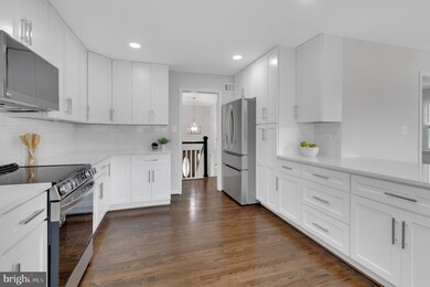 10507 Providence Way, Fairfax, VA 22030 - photo 4