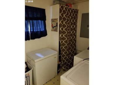 531 SE Dora St, Troutdale, OR 97060 - photo 5