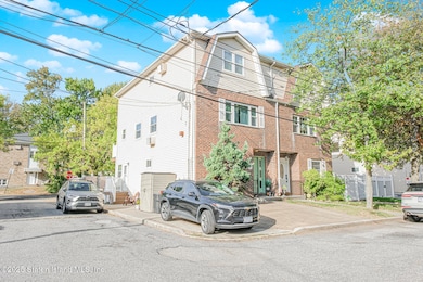 22 Crest Loop, Staten Island, NY 10312 - photo 2