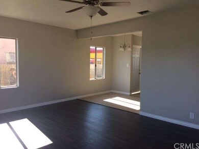 823 W Cherry St, Compton, CA 90222 - photo 4