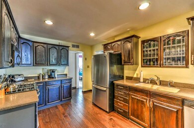 Kitchen 5