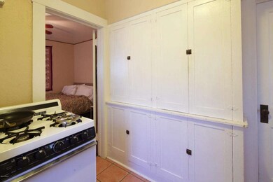 1803 Mitchell kitch b:in