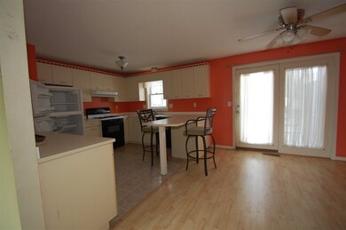 34 Birchwood Dr unit 34, Milford, NH 03055 - photo 5