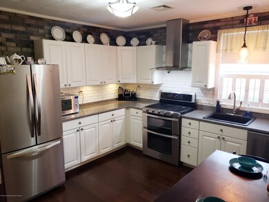 250 Thompson Ave, North Middletown, NJ 07748 - photo 4