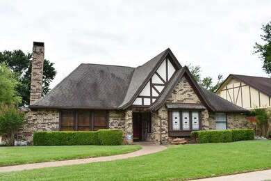 812 Windmill Ct, Bedford, TX 76021 - photo 2