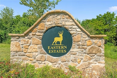 13324 Winner's Cir, Smithville, MO 64089 - photo 2