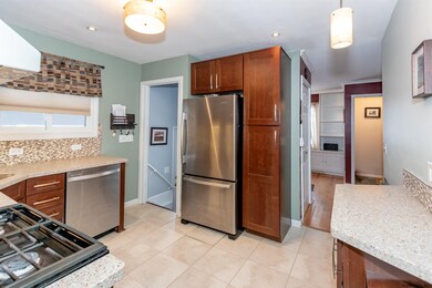 37 Swartson Ct, Albany, NY 12209 - photo 4