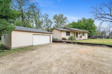 3814 SW Fulton Rd, Towanda, KS 67144 - photo 2