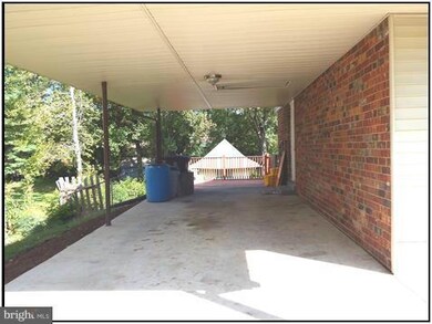 3110 Craiglawn Rd, Beltsville, MD 20705 - photo 3