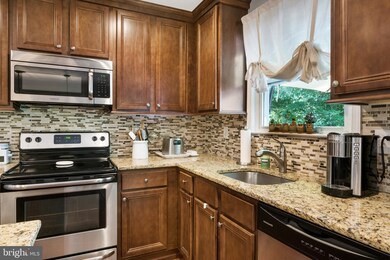422 Holly Dr, Annapolis, MD 21403 - photo 5