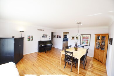 Living/Dining 3