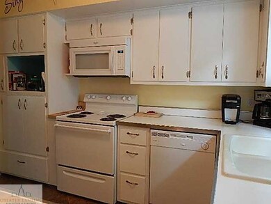 1400 Briarwood Dr, Lansing, MI 48917 - photo 7