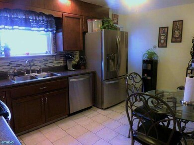 434 Fairview St, Reading, PA 19605 - photo 6