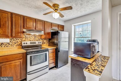 12501 Willow Spring Cir, Germantown, MD 20874 - photo 7