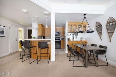 charter_b330_interior_kitchen_a