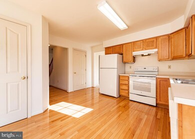 6657 Dasher Ct, Columbia, MD 21045 - photo 5