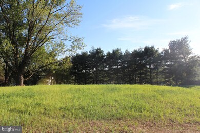 205 Eagle Dr, Reading, PA 19606 - photo 2