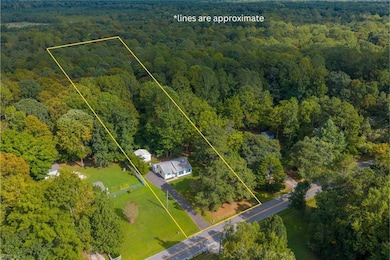 8855 Marlfield Rd, Gloucester, VA 23061 - photo 2