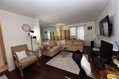 87-30 204th St unit B48, Hollis, NY 11423 - photo 6