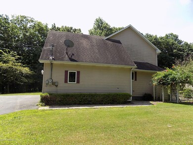 197 Hawthorne Dr, Milford, PA 18337 - photo 4