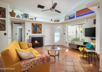 4 living room & entry