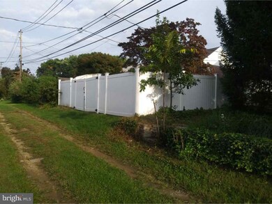 503 Emerson Ave, Reading, PA 19605 - photo 6