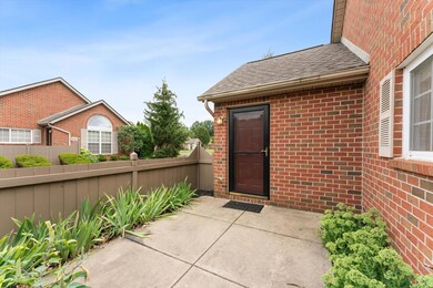 6782 Winrock Dr unit 26782, New Albany, OH 43054 - photo 2