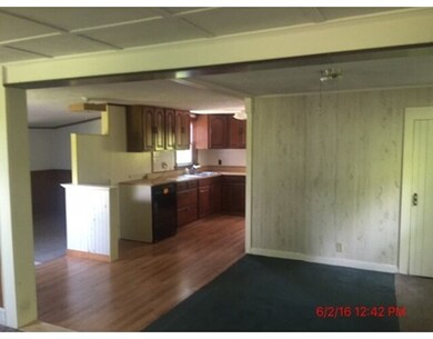 271 E Hartford Ave, Uxbridge, MA 01569 - photo 6