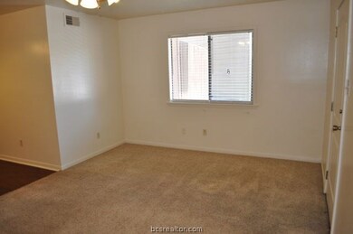 803 Autumn Cir unit B, College Station, TX 77840 - photo 7