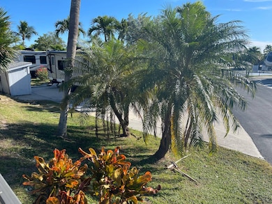 150 Smallwood Dr unit 61, Chokoloskee, FL 34138 - photo 3