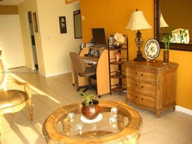 unlisted-address, Miami, FL 33172 - photo 5